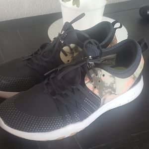 Nike Free RN Training athletic shoes